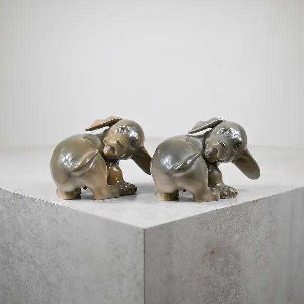 Figuriner, ett par, hundar, porslin, Royal Copenhagen, Danmark.