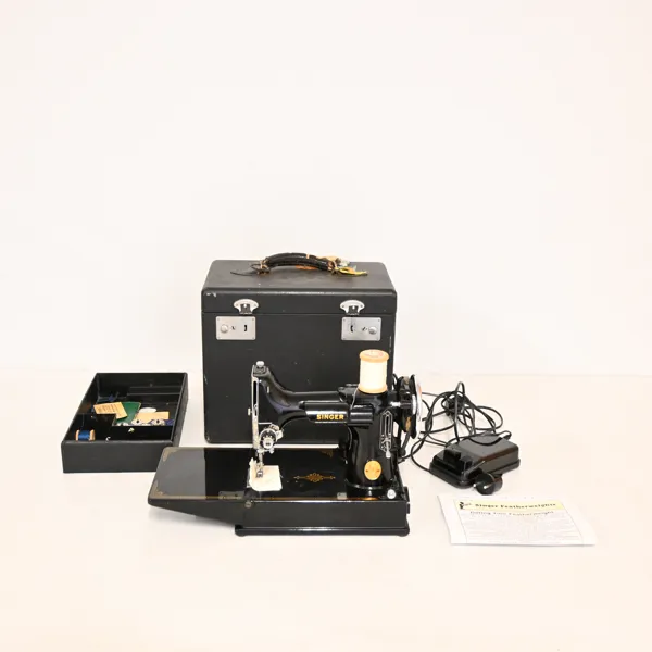 Symaskin, Singer Featherweight, 221, 1940-tal. 