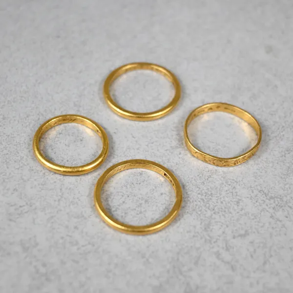 Ringar i 23k guld, 4st. 