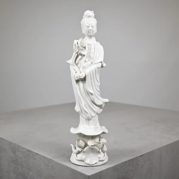 Figurin föreställande Blanc de Chine, porslin, Kina.