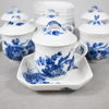 Cremekoppar med fat, 8st, "Blå Blomst", porslin, Royal Copenhagen.