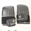 Boxning- samt baseballredskap.