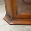 Väggvitrinskåp, betsat trä, 1900-talets andra hälft.