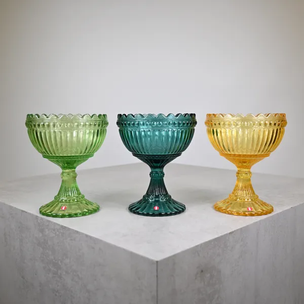 Armi Ratia, skålar på fot, 3st, "Mariskooli", Marimekko, Iittala, Finland.