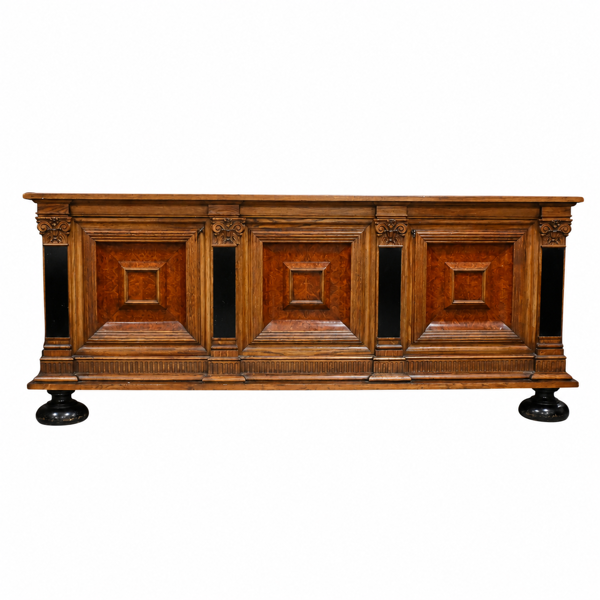 Sideboard, ek, barockstil, 1900-talets första hälft.