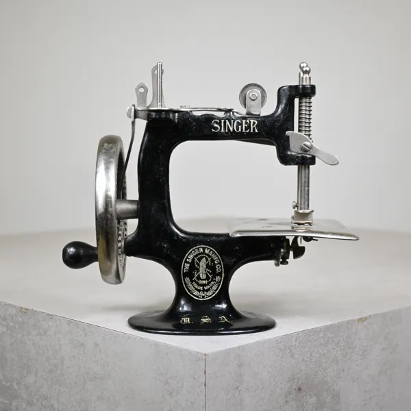Symaskin, miniatyr, Singer, tidigt 1900-tal.