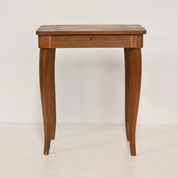 Bord med bijouterier, speldosa, intarsia, 1900-tal.