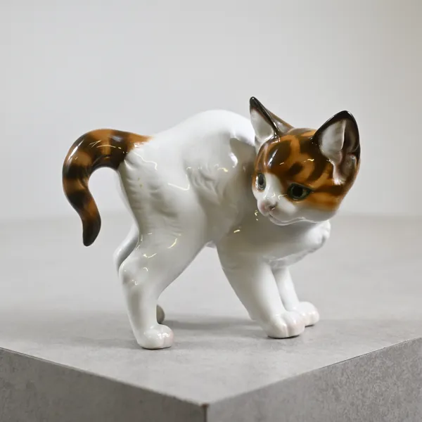 Theodor Kärner, figurin, katt, porslin, Rosenthal, Tyskland.