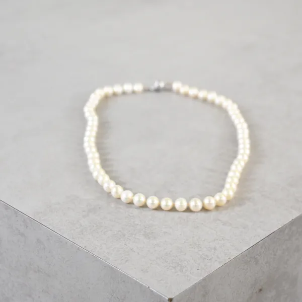 Pärlcollier, lås i sterlingsilver, 1900-tal.