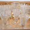 Stort parti glasservisdelar.
