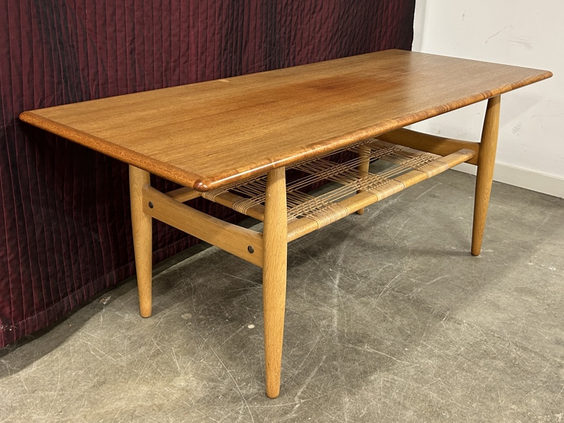 Soffbord, skiva i teak, 1900 talets mitt.