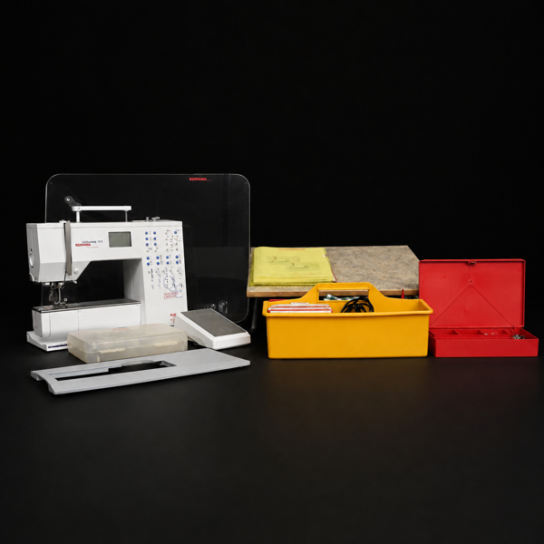 Symaskin med tillbehör, Bernina Virtuosa 153.