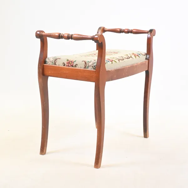 Taburett, karl johan-stil, 1900-tal.