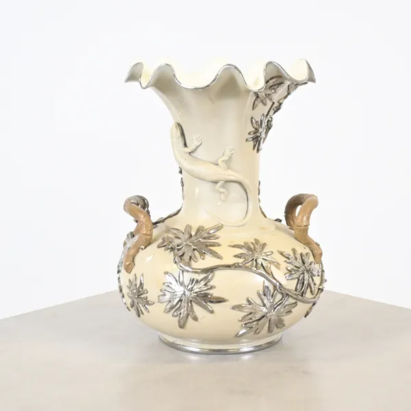 Hänkelvas, art nouveau, Villeroy Boch, omkring år 1900.