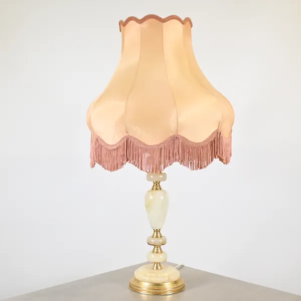 Bordslampa, onyx och mässing, sent 1900-tal.