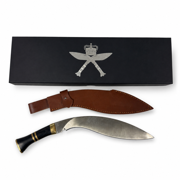Khukri med fodral och ask.