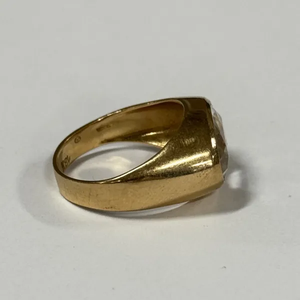 Ring, 18k guld, med sten.