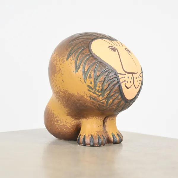Lisa Larson, figurin, "Lejon" ur serien "Afrika", stengods, Gustavsberg.