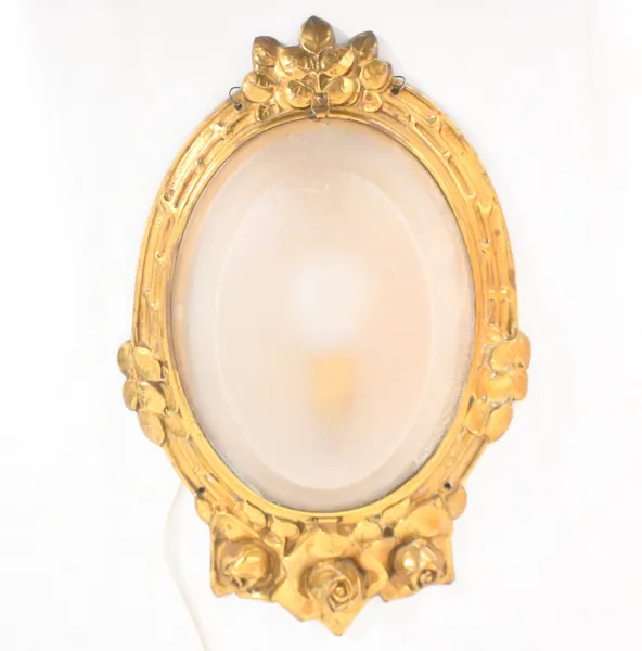 Vägglampa, mässing, gustaviansk stil, 1900-talets första hälft.