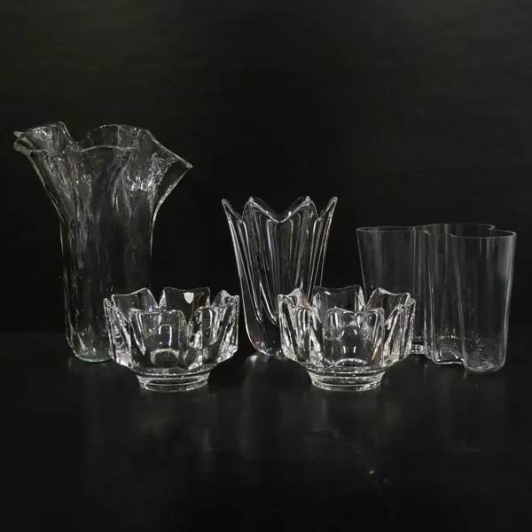 Vas och skålar, fem delar, Orrefors, Iittala och Muurla.