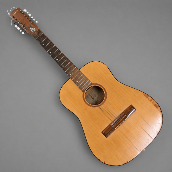 Gitarr, akustik, Levin, 1900-tal.