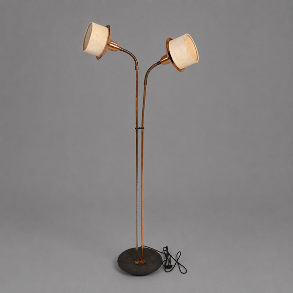 Golvlampa, 2-armad, 1900-tales andra hälft.