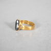 Ring, 23k guld med sten.