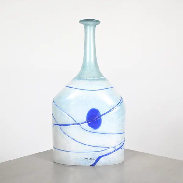 Bertil Vallien, vas, "Satellite", signerad, Kosta boda.