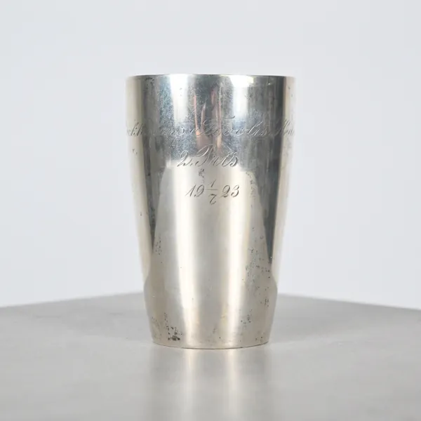 Bägare, silver, Guldsmedsaktibolaget, Stockholm, 1921.