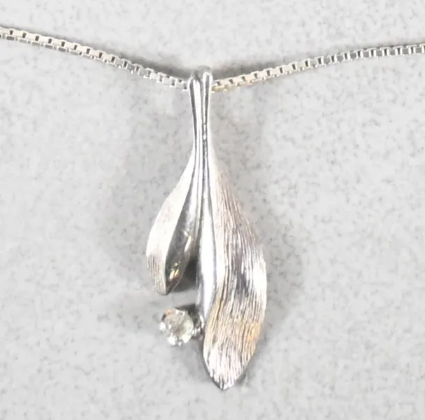 Hannu Ikonen, halsband med hänge, sterlingsilver, Finland.