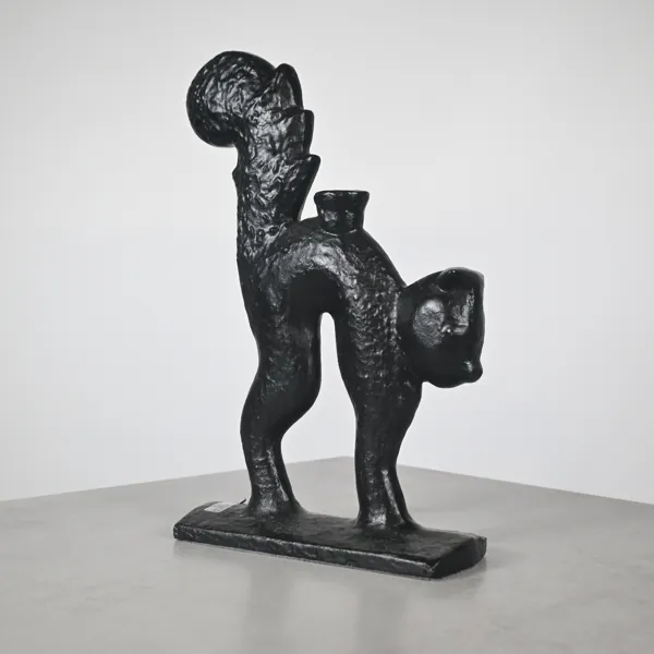 Skulptur / ljusstake, katt, gjutjärn, Alunda Gjuteri AB, 1900-tal.