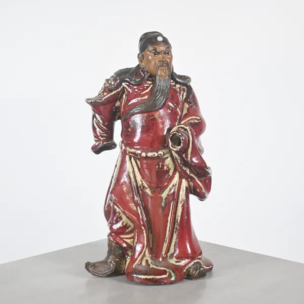 Figurin föreställande Guan Yu, keramik, 1900-tal.