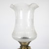 Bordsfotogenlampa, mässing och glas, omkring år 1900.