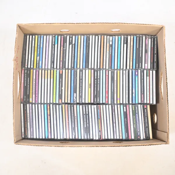 Låda med CD-skivor, ca 140st.