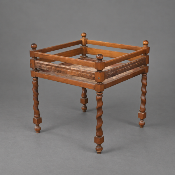 Blombord, barockstil, 1900-tal.