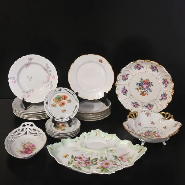 Parti servisdelar, bland annat, Ilmenau och Limoges, 1900-tal.