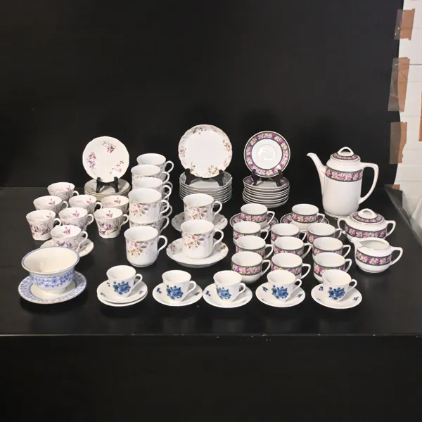 Parti kaffeservisdelar, porslin, bland annat Rörstrand, 1900-tal.