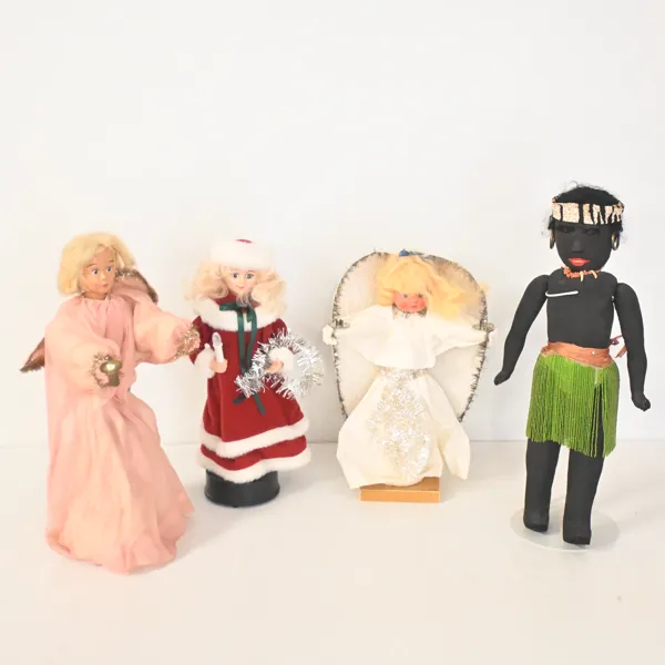 Dockor/figurer, 4st, 1900-talets andra hälft.