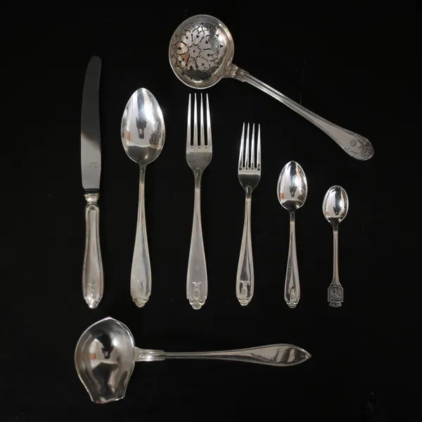 Bestickupsättning för 8 personer, silver, 1900-talets andra hälft.