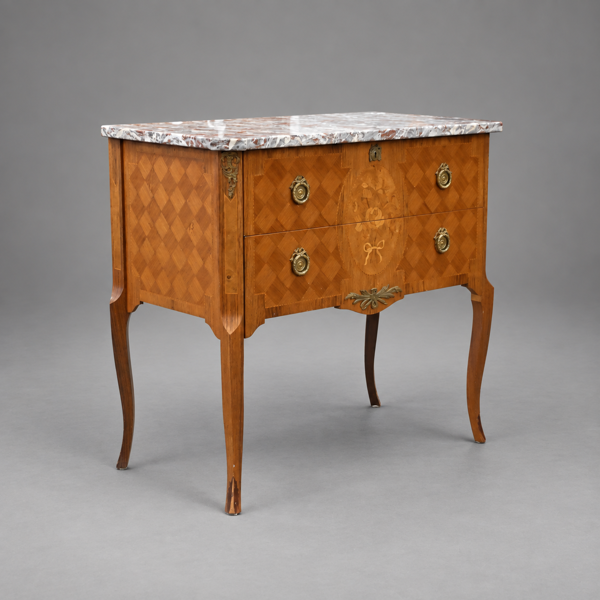 Byrå, Louis XVI-stil, 1900-tal.