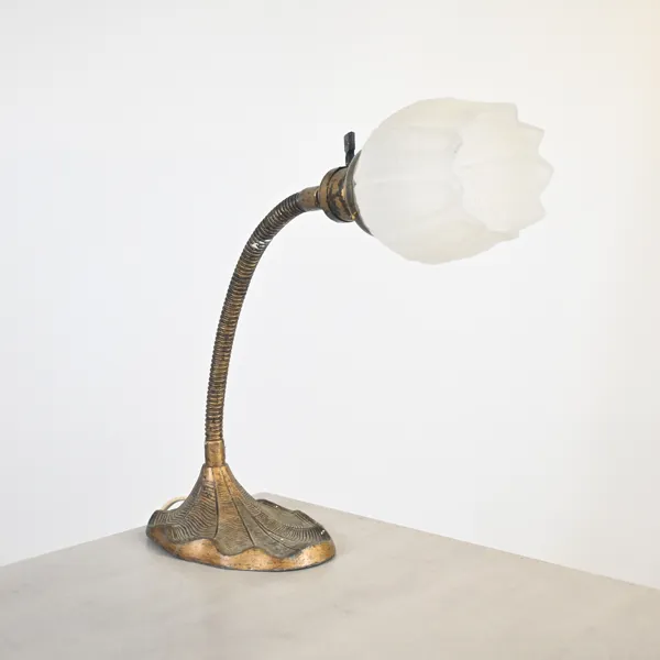 Bordslampa, art nouveau, 1900-talets första hälft.