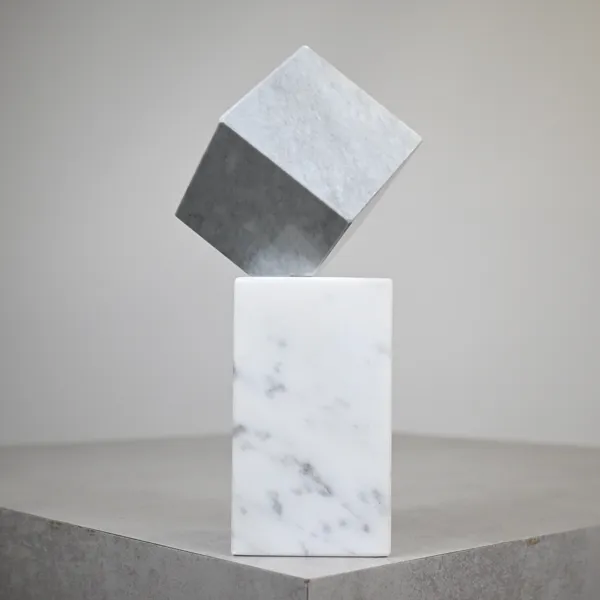 Elisabeth Ekstrand (f. 1941) skulptur, marmor, signerad.