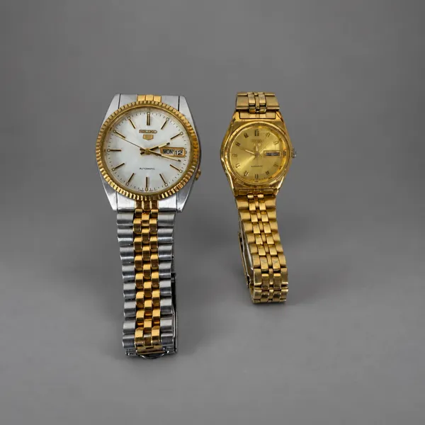 Armbandsur, 2 st, Seiko 5, automatic, stål, 1970-tal.