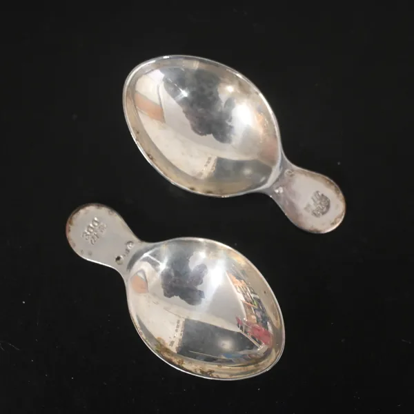 Medicinskedar, 2st, sterlingsilver, Uppsala Akademiska Sjukhuset 300 år.