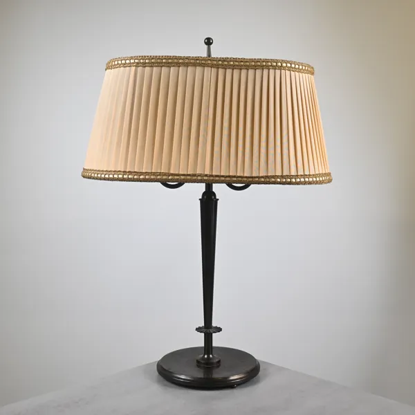 Harald Notini, bordslampa, modell 6874, Arvid Böhlmarks Lampfabrik, 1920-tal.