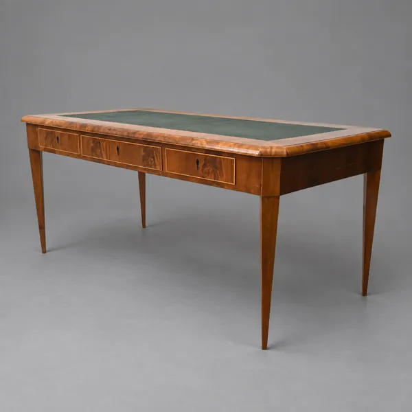 Skrivbord, gustaviansk stil, omkring år 1900.