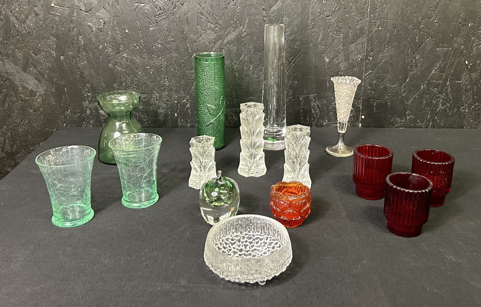 Glasföremål bl a Reijmyre Iittala mm