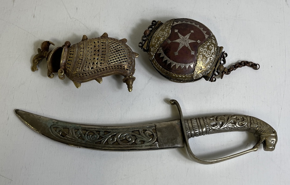  Arabiska och Asiatiska dosor och kniv 