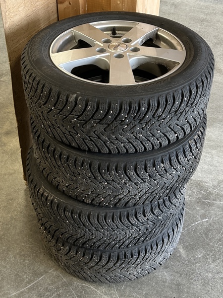 4 st vinterdäck, 205/55 R 16, med aluminiumfälg