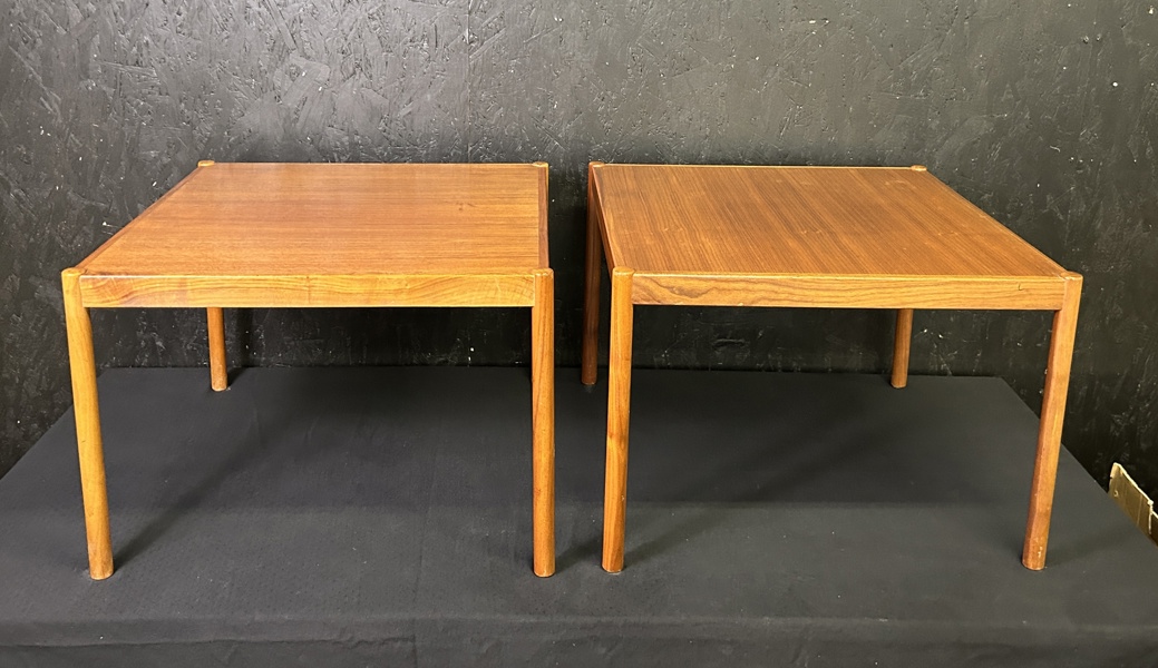 Paret bord i teak